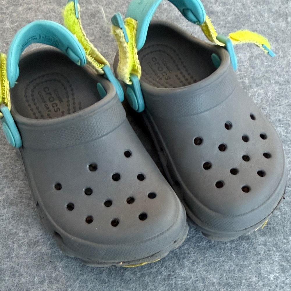 4/$25 CROCS Kids Gray and Blue Water Shoes